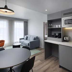 By Marriott Paris Charles De Gaulle Airport מלון